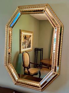 lot 23 image: Elegant Wall Mirror