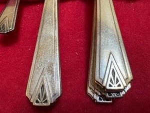 lot 107 image: Vintage Community Plate Flatware