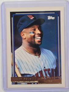 lot 52 image: Kirby Puckett 1992 Topps Gold No. 575