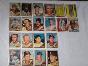 lot 130 image: Lot of 16 Vintage 1962 Topps Baseball Cards