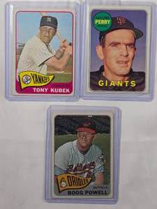 lot 144 image: Lot of 3 Boog Powell 1964 Topps 560, Tony Kubek 1965 Topps 65, Gaylord Perry 1969 Topps 485