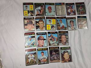 lot 146 image: Lot of 20 Vintage Topps Baseball Cards from 1971