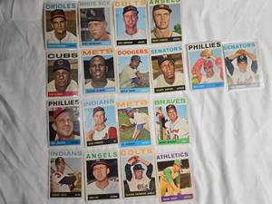 lot 147 image: Lot of 18 Vintage Topps Baseball Cards from 1964