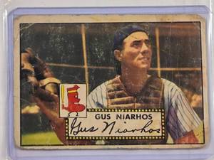 lot 167 image: Gus Niarhos 1952 Topps No. 121 Vintage Baseball Card