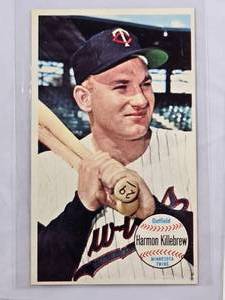 lot 179 image: Harmon Killebrew 1964 Topps Giant NO. 38 The Killer Connects