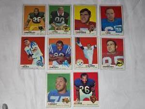 lot 240 image: Lot of 10 Vintage NFL Foot Ball Cards 1969 Topps