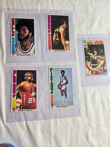 lot 280 image: Lot of 5 Vintage NBA Basketball Cards Topps 1976-77