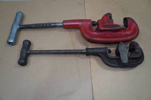 lot 19 image: 2 Pipe Cutters - Ridgid, American