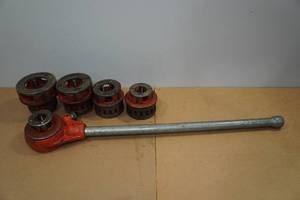 lot 27 image: Ridgid Ratcheting Pipe Threader - 12-2