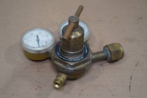 lot 38 image: Fire Power Oxygen Regulator No 250-80-540