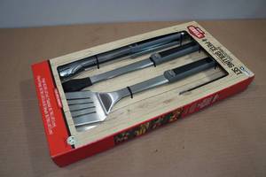 lot 52 image: Expert Grill 4-Piece Grilling Set