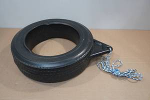 lot 119 image: Child Tire Swing with Rope