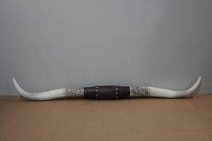 lot 123 image: Long Horn Resin Bull Horns