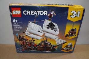 lot 125 image: Lego Creator Pirate Ship Building Toy