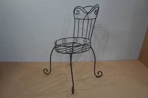 lot 126 image: Metal Chair Plant Stand