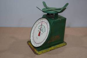 lot 134 image: Antique Metal John Deere Weigh Scale