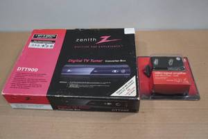 lot 139 image: Zenith Digital TV Tuner Converter Box with Video Signal Amplifier