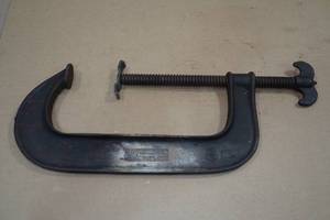 lot 142 image: Vintage EC Stearns 8 Bat Wing Clamp