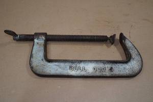 lot 144 image: Vintage Bull Dog 8 Steel Clamp