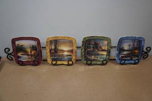 lot 215 image: Terry Redlin Mini Plates with Rack