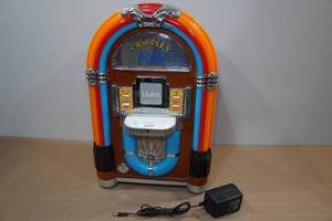 lot 248 image: Crosley iJuke iPod Dock