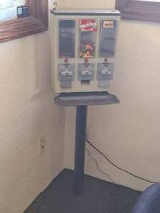 lot 611 image: Bulk Candy Dispenser 3-head with Key