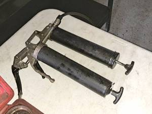 lot 632 image: Lot of (2) Air Grease Guns