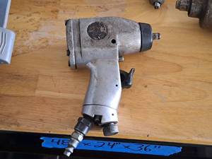 lot 634 image: 38 Air Impact Wrench