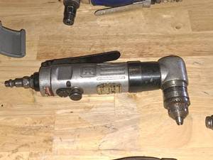 lot 635 image: Ingersoll-Rand 38 Air Reversible Angle Drill 7807R