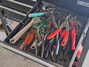 lot 651 image: Hand Tools - Snips, Pliers, Adjustable Wrenches