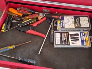 lot 663 image: Hand Tools - Heat Shrink Tubing, Nut and Bolt Assortment, Screwdrivers