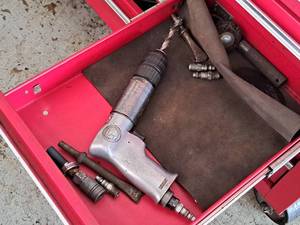 lot 666 image: Matco Tools 12 Air Reversible Drill MT1725K