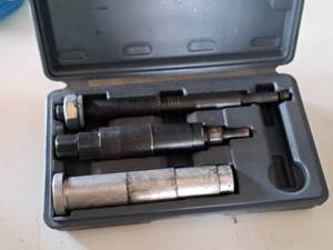 lot 679 image: Lisle Spark Plug Puller Kit - Ford Triton 3-Valve 65600