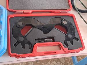 lot 682 image: Audi 30L Air Specialty Tool with Case