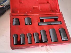 lot 684 image: ATD Locking Wheel Nut Remover Kit 11-piece ATD-3060