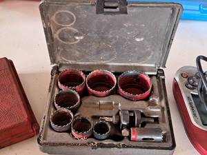 lot 685 image: Hole Saw Kit