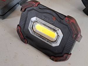 lot 688 image: Hyper Tough Magnetic Rechargeable Work Light