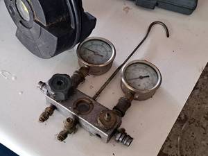 lot 690 image: Regulators