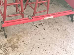 lot 696 image: US General 1000-lbs Engine Support Bar