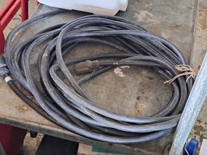 lot 724 image: Heavy Duty Power Cord
