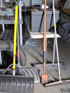 lot 747 image: Yard Tools - (2) Snow Shovels, (1) Floor Squeegee, (1) Scraper