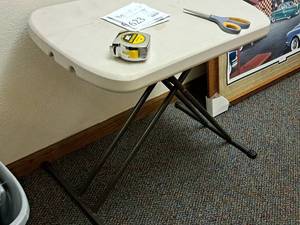 lot 628C image: Small Folding Table