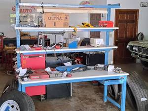lot 733 image: Bench Pro Workstation