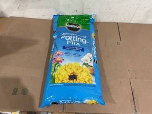 Miracle-Gro Moisture Control Potting Mix