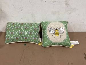 2PCS The Honey Bee Pillow Set