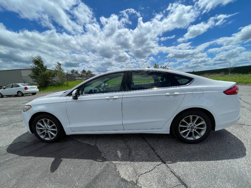 2017 Ford Fusion SE - 2 OWNERS