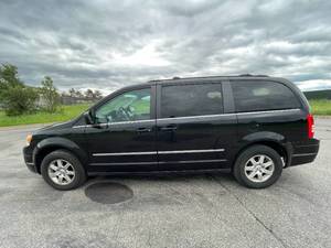 2010 Chrysler Town And Country Touring