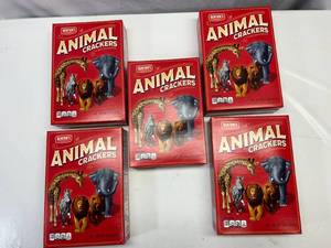 lot 269 image: KK. 5x 13oz Bentons Animal Crackers