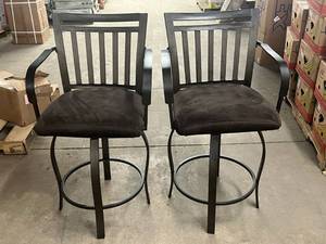 lot 1 image: 2 Counter Height Stools