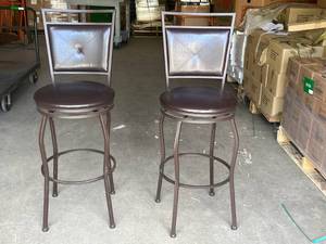lot 4 image: 2 Counter Height Swivel Stools